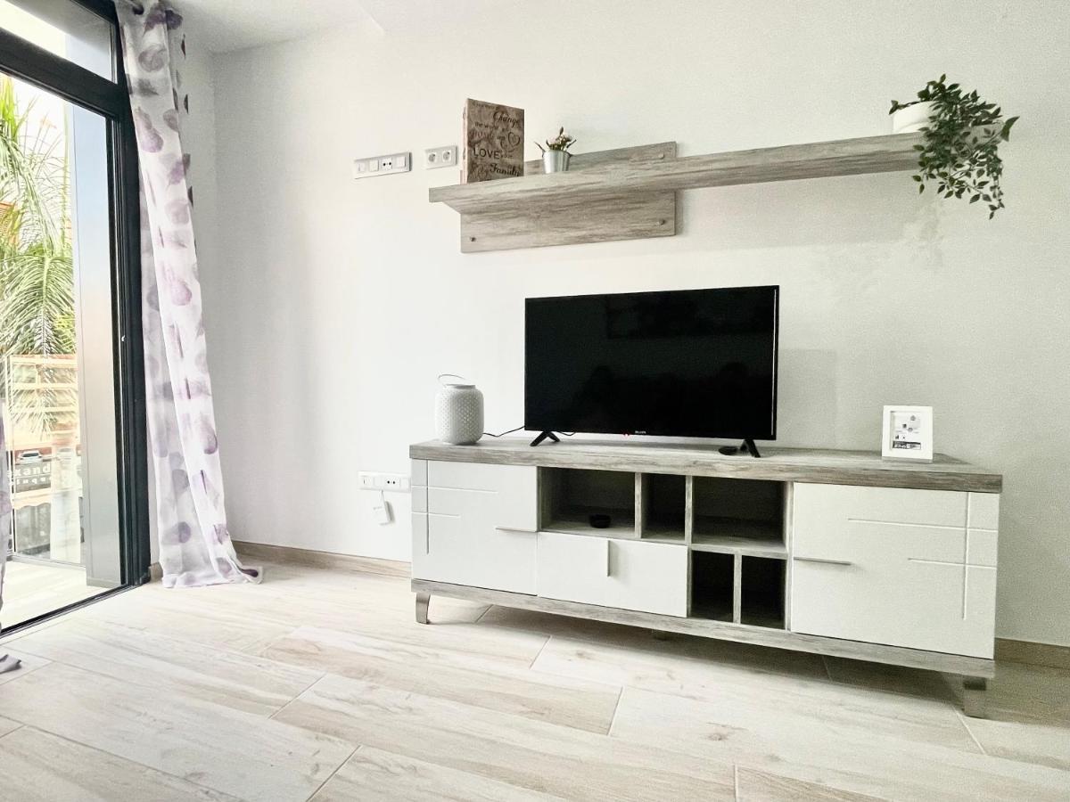 Island Suites Арона Экстерьер фото
