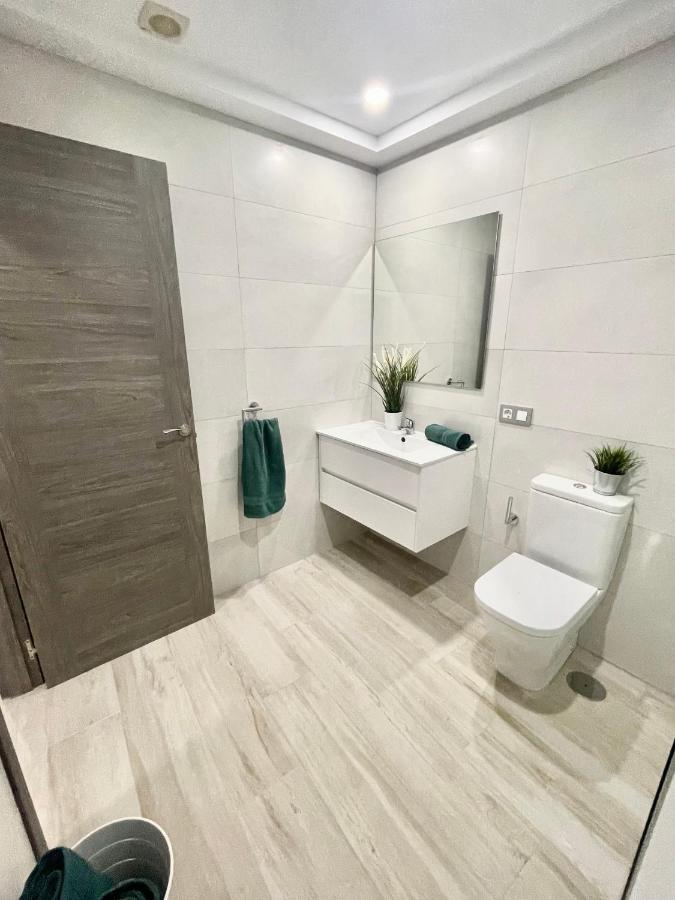 Island Suites Арона Экстерьер фото