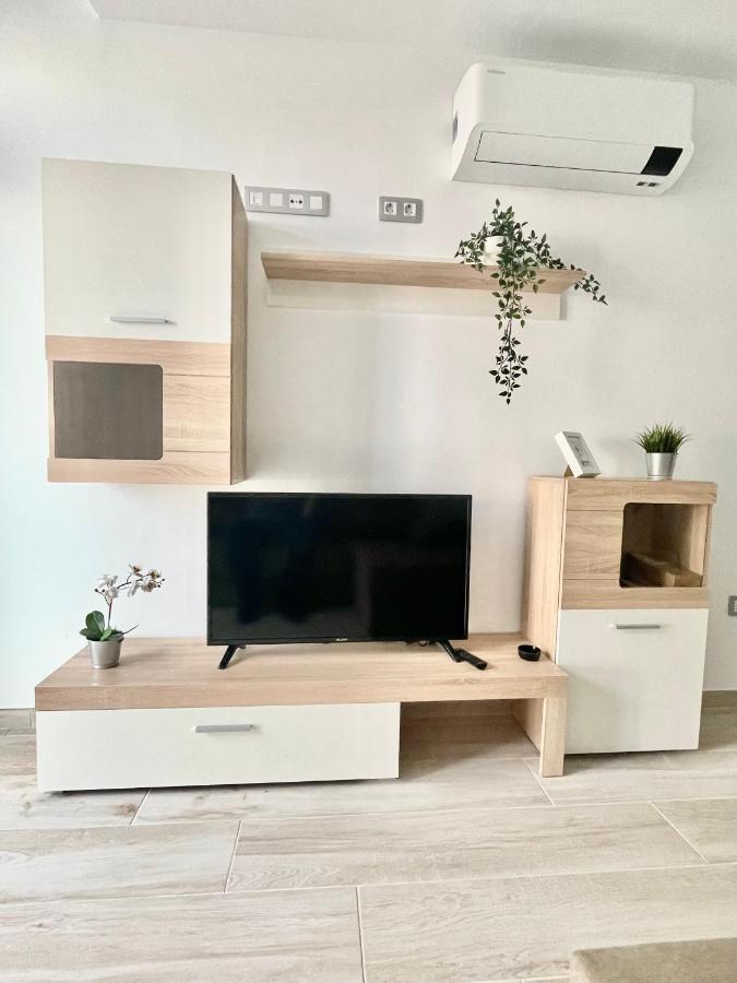 Island Suites Арона Экстерьер фото