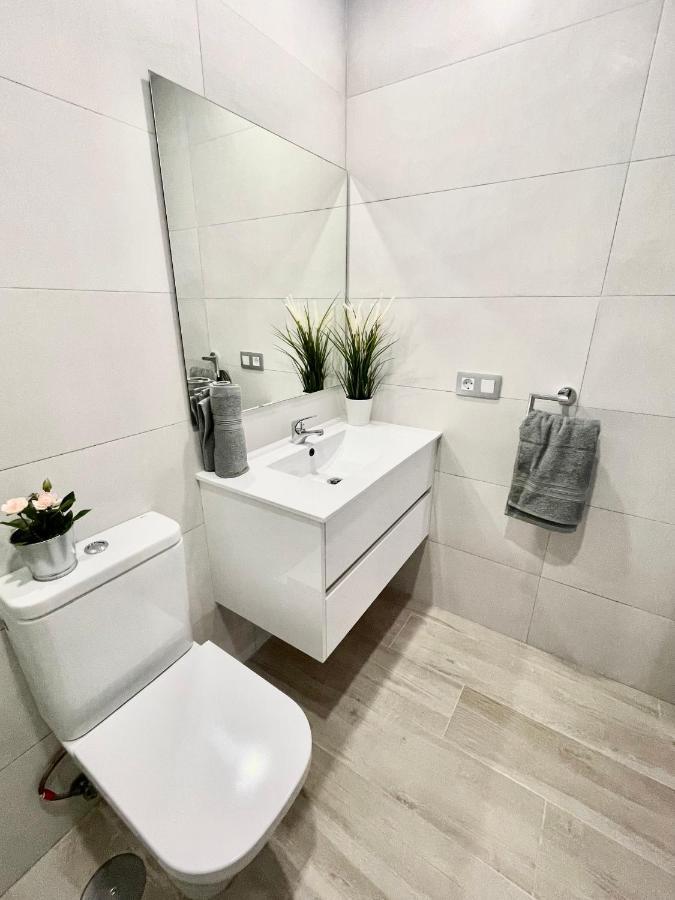 Island Suites Арона Экстерьер фото