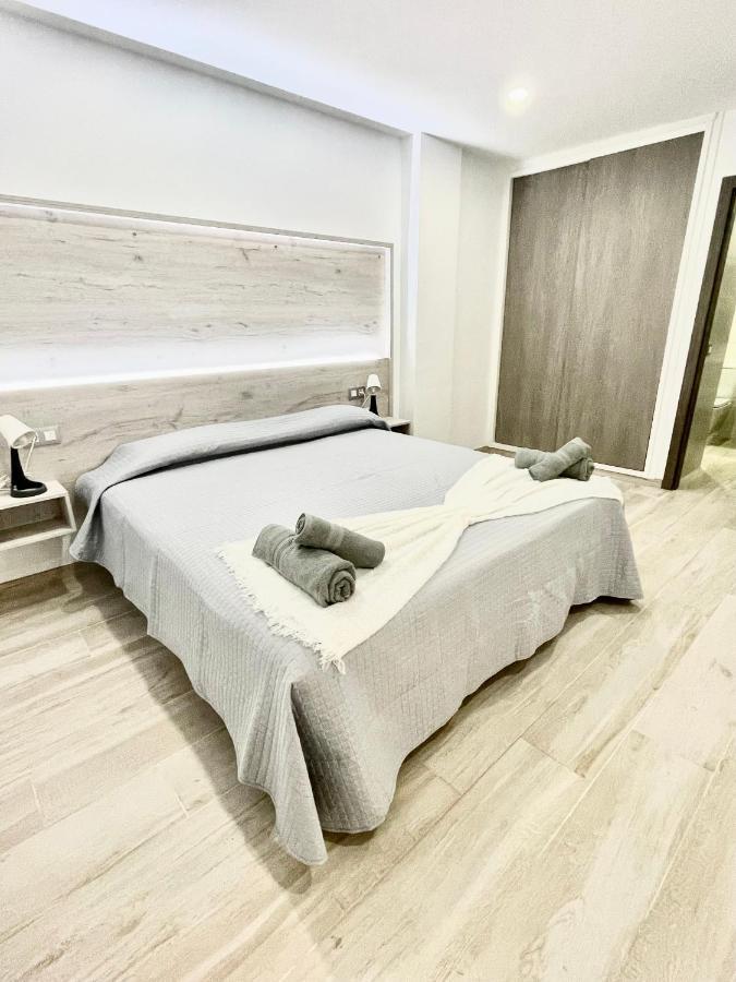 Island Suites Арона Экстерьер фото