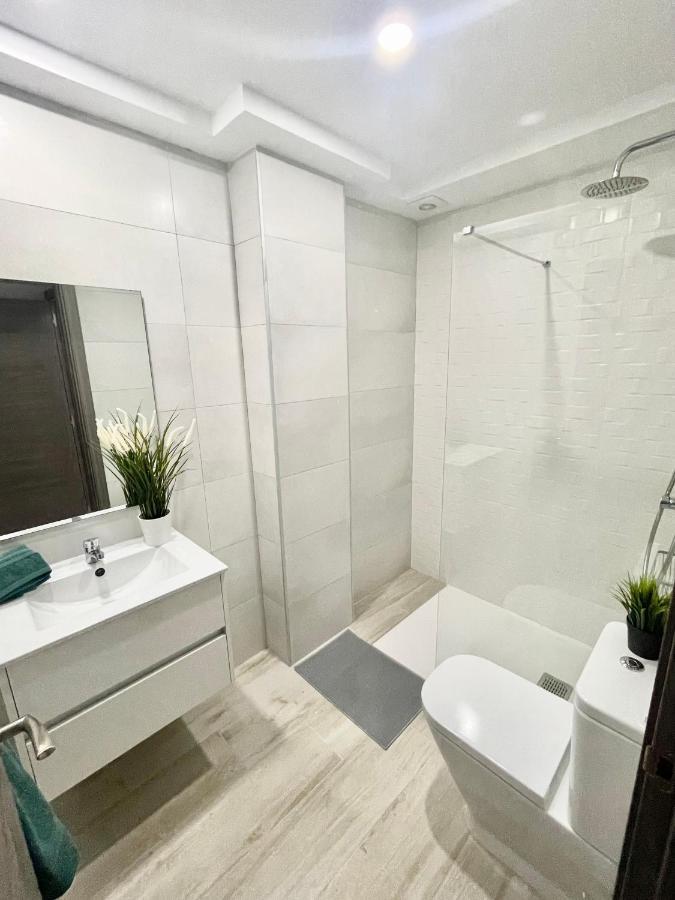 Island Suites Арона Экстерьер фото