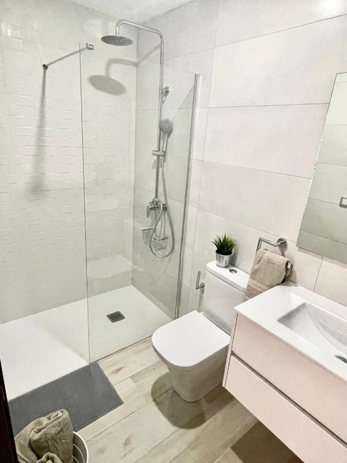 Island Suites Арона Экстерьер фото
