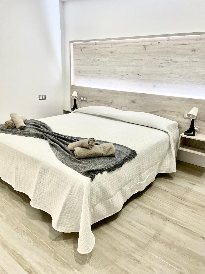 Island Suites Арона Экстерьер фото